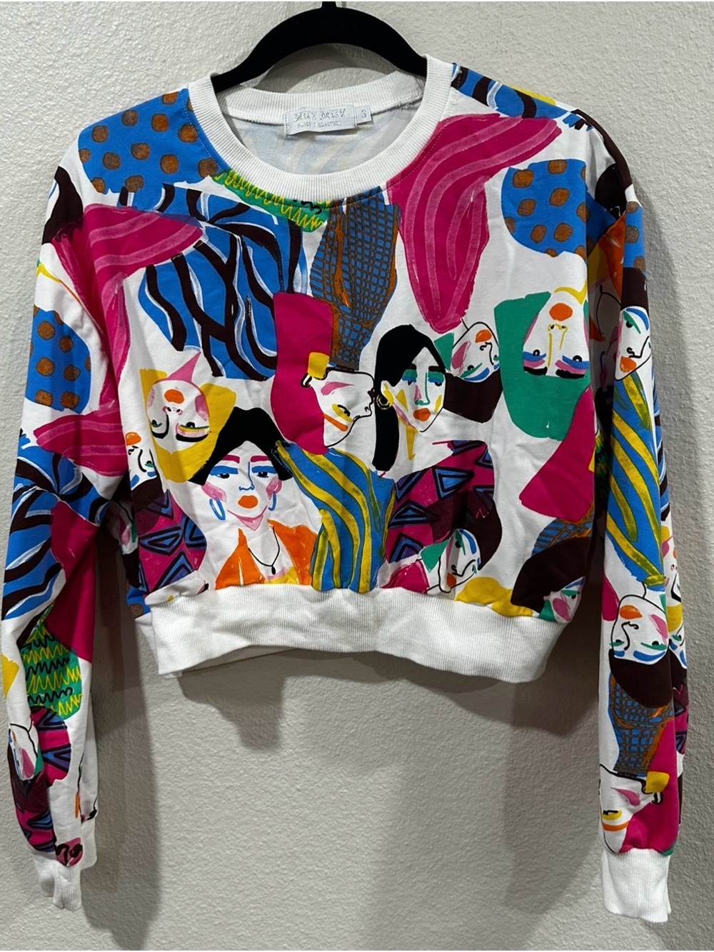 Muy Muy Fancy‎ Collection Colorful Abstract Faces Cropped Sweatshirt size Small